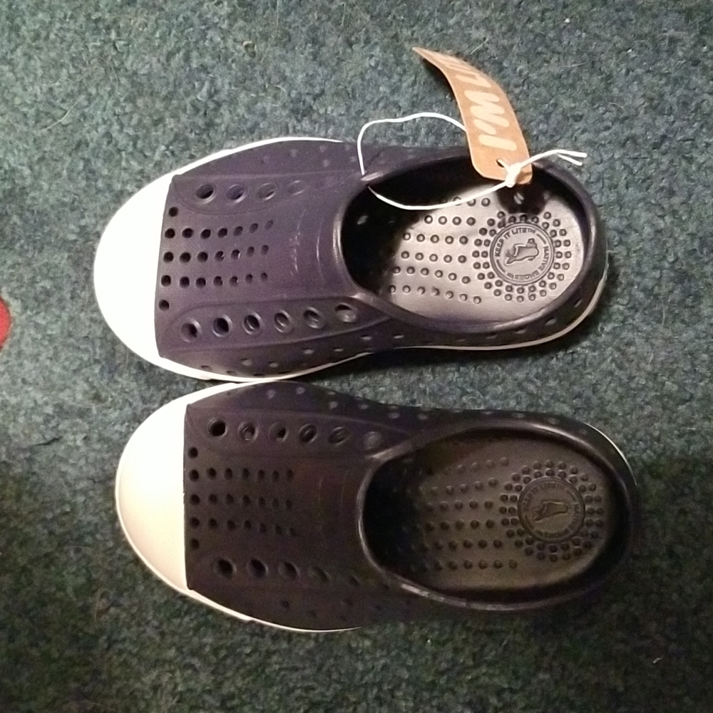 Size 6 Navy Native